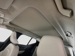 Volvo XC40 Plus B5 AWD 2026