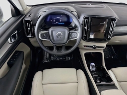 Volvo XC40 Plus B5 AWD 2026