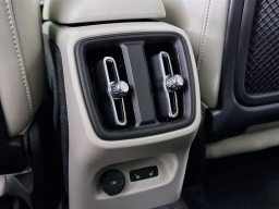Volvo XC40 Plus B5 AWD 2026