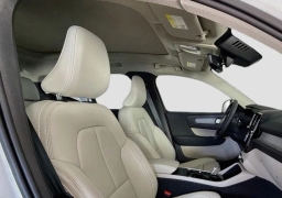 Volvo XC40 Plus B5 AWD 2026