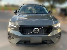 Volvo XC40 Plus B5 AWD 2026