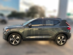 Volvo XC40 Plus B5 AWD 2026