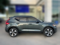 Volvo XC40 Plus B5 AWD 2026