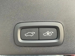 Volvo XC40 Plus B5 AWD 2026
