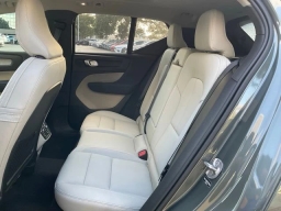 Volvo XC40 Plus B5 AWD 2026