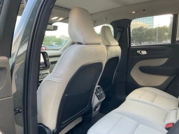 Volvo XC40 Plus B5 AWD 2026