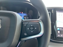 Volvo XC40 Plus B5 AWD 2026