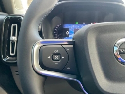 Volvo XC40 Plus B5 AWD 2026