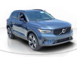 Volvo XC40 Plus B5 AWD 2026
