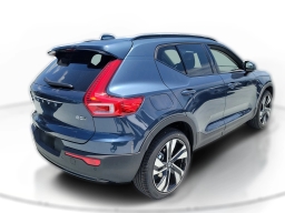 Volvo XC40 Plus B5 AWD 2026