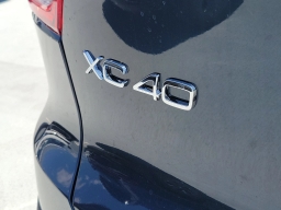 Volvo XC40 Plus B5 AWD 2026