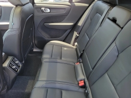 Volvo XC40 Plus B5 AWD 2026