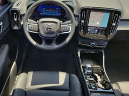 Volvo XC40 Plus B5 AWD 2026