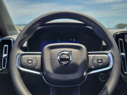 Volvo XC40 Plus B5 AWD 2026