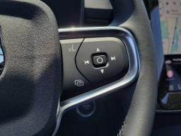 Volvo XC40 Plus B5 AWD 2026