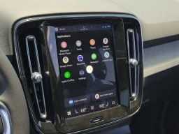 Volvo XC40 Plus B5 AWD 2026