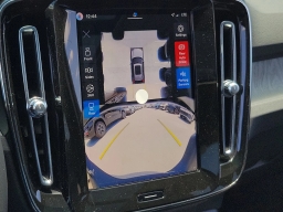 Volvo XC40 Plus B5 AWD 2026