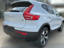 Volvo XC40 Plus B5 AWD 2026