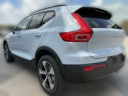 Volvo XC40 Plus B5 AWD 2026