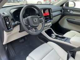 Volvo XC40 Plus B5 AWD 2026
