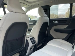 Volvo XC40 Plus B5 AWD 2026