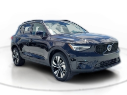 Volvo XC40 Plus B5 AWD 2026