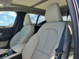Volvo XC40 Plus B5 AWD 2026