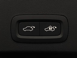 Volvo XC40 Plus B5 AWD 2026