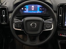 Volvo XC40 Plus B5 AWD 2026