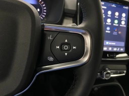Volvo XC40 Plus B5 AWD 2026