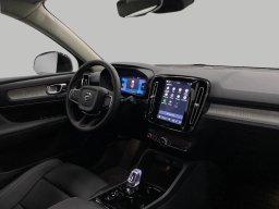 Volvo XC40 Plus B5 AWD 2026