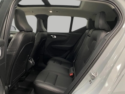 Volvo XC40 Plus B5 AWD 2026