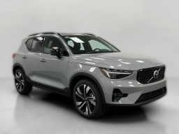 Volvo XC40 Plus B5 AWD 2026