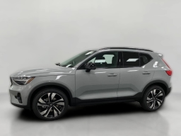 Volvo XC40 Plus B5 AWD 2026