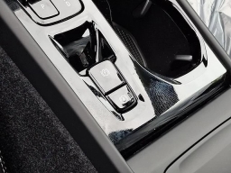 Volvo XC40 Ultra Black Edition B5 AWD 2026