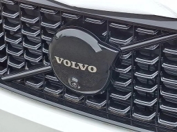 Volvo XC40 Ultra Black Edition B5 AWD 2026