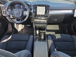 Volvo XC40 Ultra Black Edition B5 AWD 2026