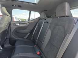 Volvo XC40 Ultra Black Edition B5 AWD 2026