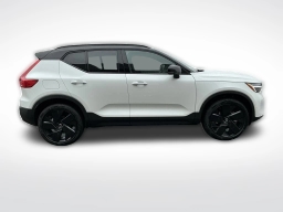 Volvo XC40 Ultra Black Edition B5 AWD 2026
