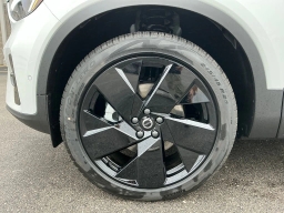 Volvo XC40 Ultra Black Edition B5 AWD 2026