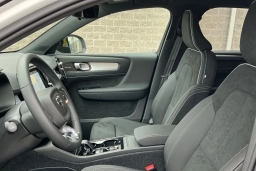 Volvo XC40 Ultra Black Edition B5 AWD 2026