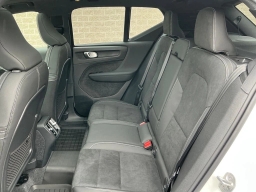Volvo XC40 Ultra Black Edition B5 AWD 2026
