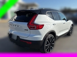 Volvo XC40 Ultra Black Edition B5 AWD 2026