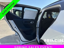 Volvo XC40 Ultra Black Edition B5 AWD 2026