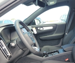 Volvo XC40 Ultra Black Edition B5 AWD 2026