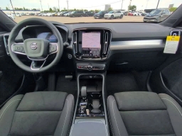 Volvo XC40 Ultra Black Edition B5 AWD 2026