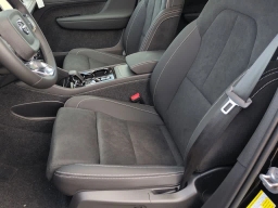 Volvo XC40 Ultra Black Edition B5 AWD 2026