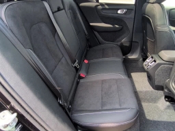 Volvo XC40 Ultra Black Edition B5 AWD 2026