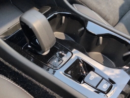 Volvo XC40 Ultra Black Edition B5 AWD 2026