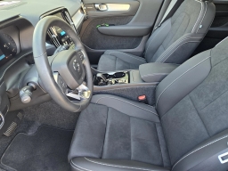 Volvo XC40 Ultra Black Edition B5 AWD 2026